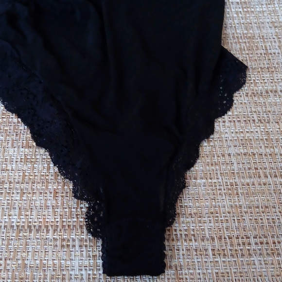 Cami/Teddy.Size Small. Black Nylon.EUC. - Picture 10 of 10